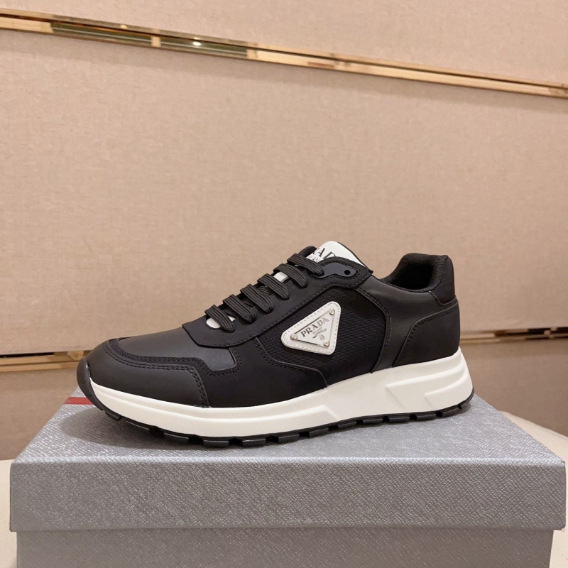 Pra*a casual shoes